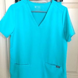 Figs woman size small regular technical collection scrub set
